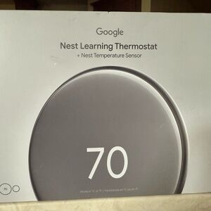 Google Nest Thermostat 4th Generation with Temperature Sensor - silver
